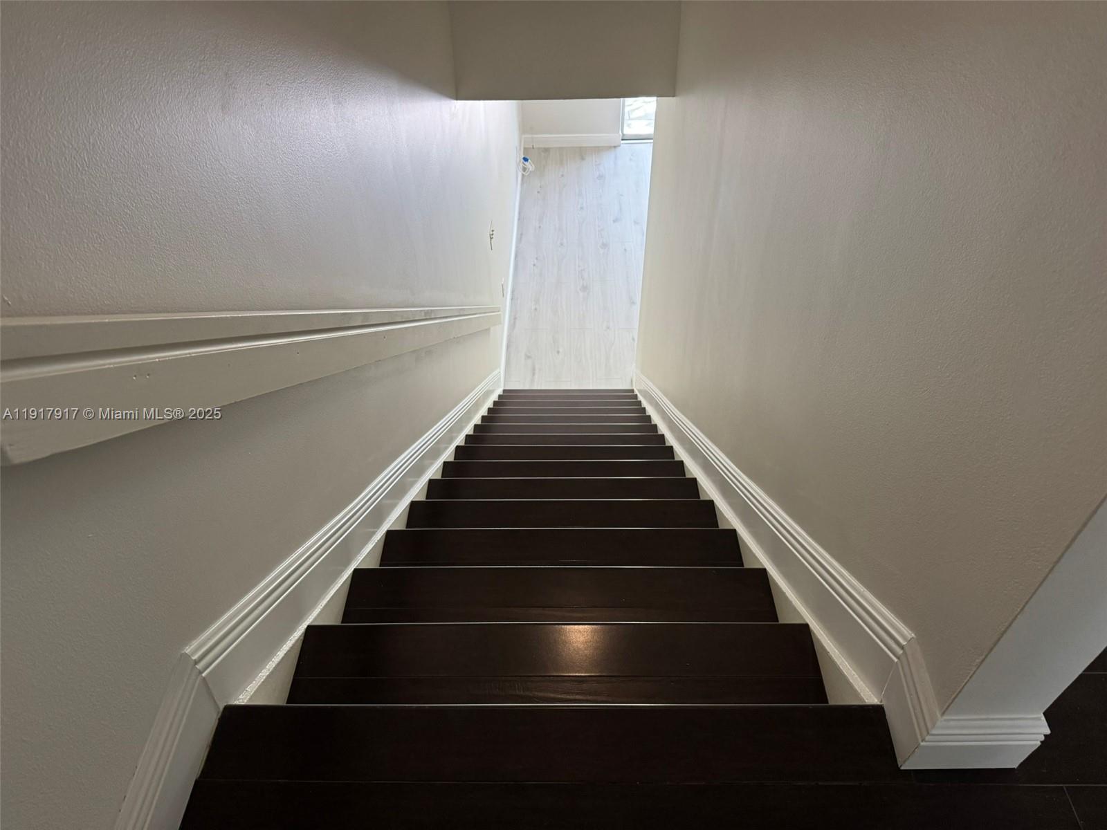 BANYAN GARDENS C0NDO - Residential Lease