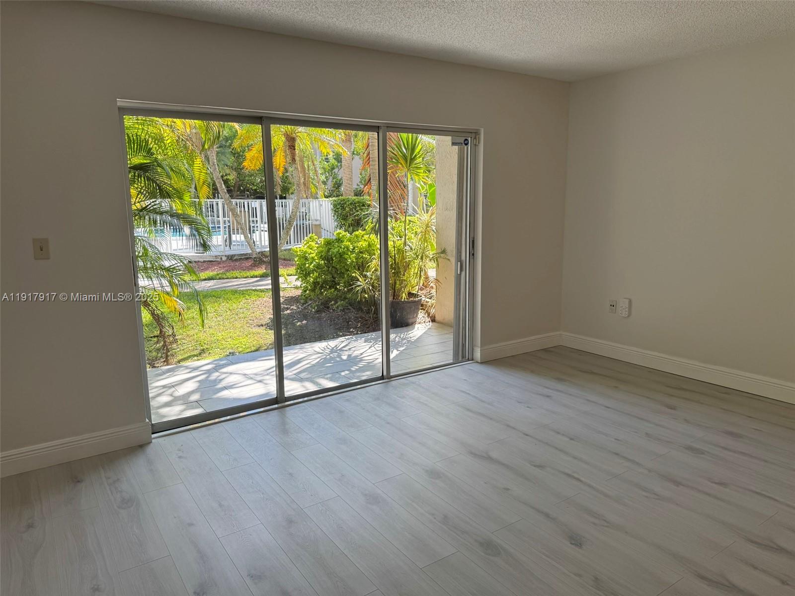 BANYAN GARDENS C0NDO - Residential Lease