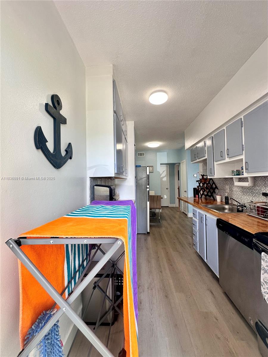 WATERWAY @ HOLLYWOOD BEAC - Residential Lease
