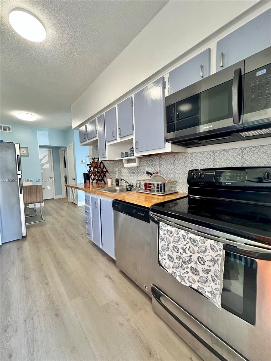 WATERWAY @ HOLLYWOOD BEAC - Residential Lease