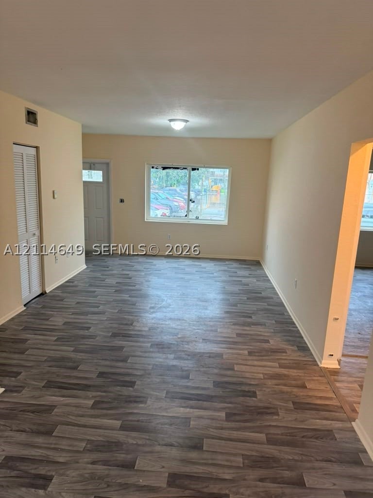 8453 NW 5th Ave 8453