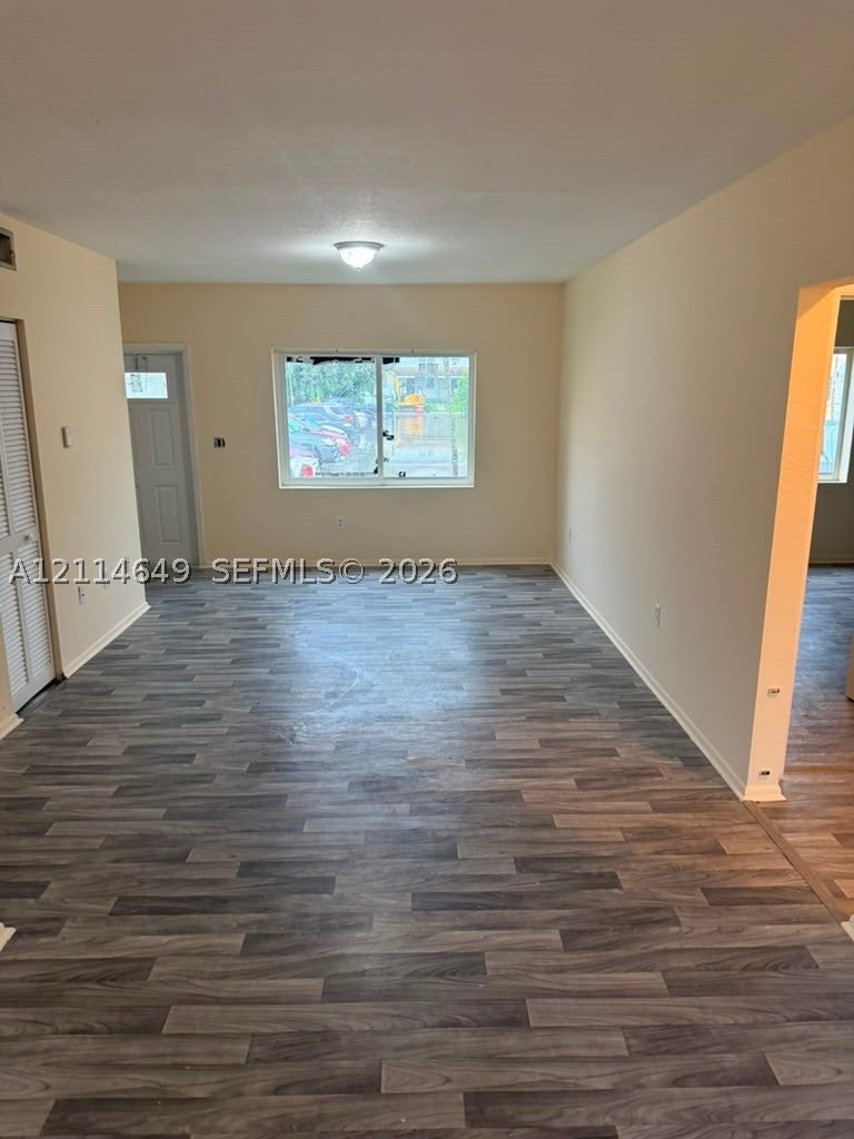 8453 NW 5th Ave 8453
