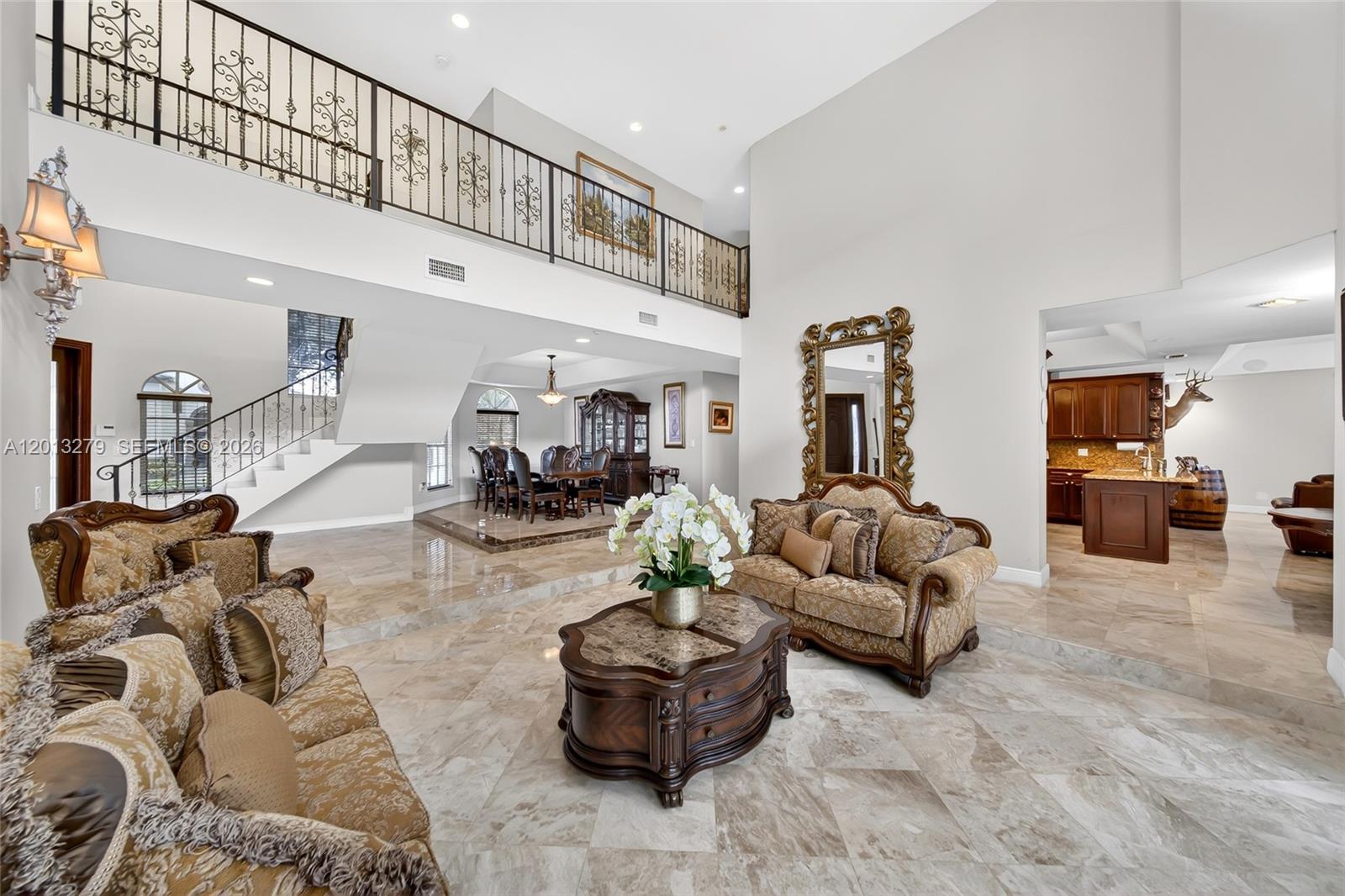 ROYAL LAKES 1ST ADDN - Residential