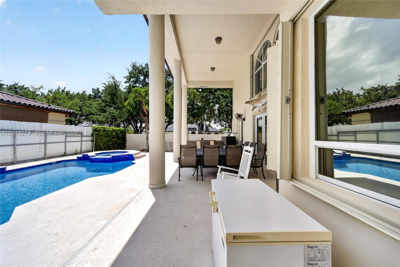 ROYAL LAKES 1ST ADDN - Residential