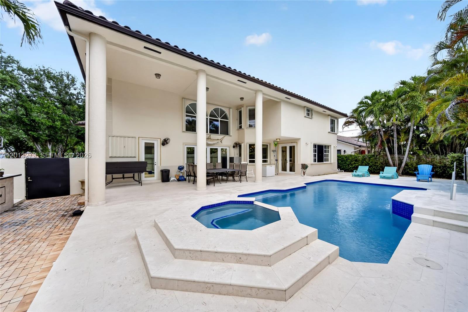 ROYAL LAKES 1ST ADDN - Residential