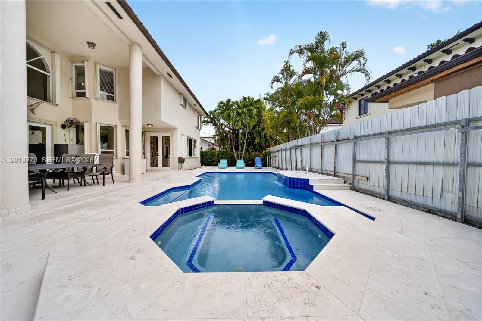 ROYAL LAKES 1ST ADDN - Residential