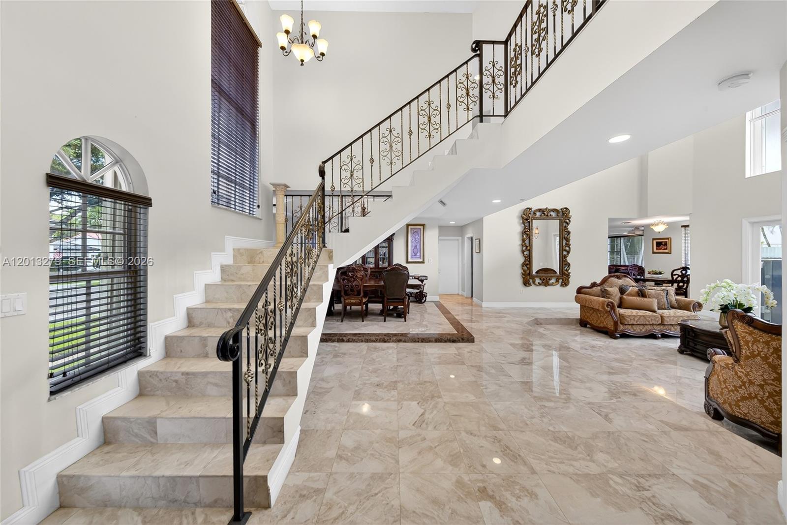 ROYAL LAKES 1ST ADDN - Residential