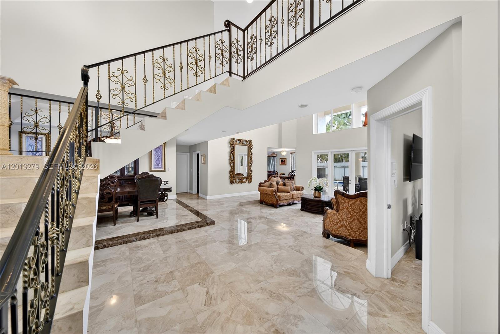 ROYAL LAKES 1ST ADDN - Residential
