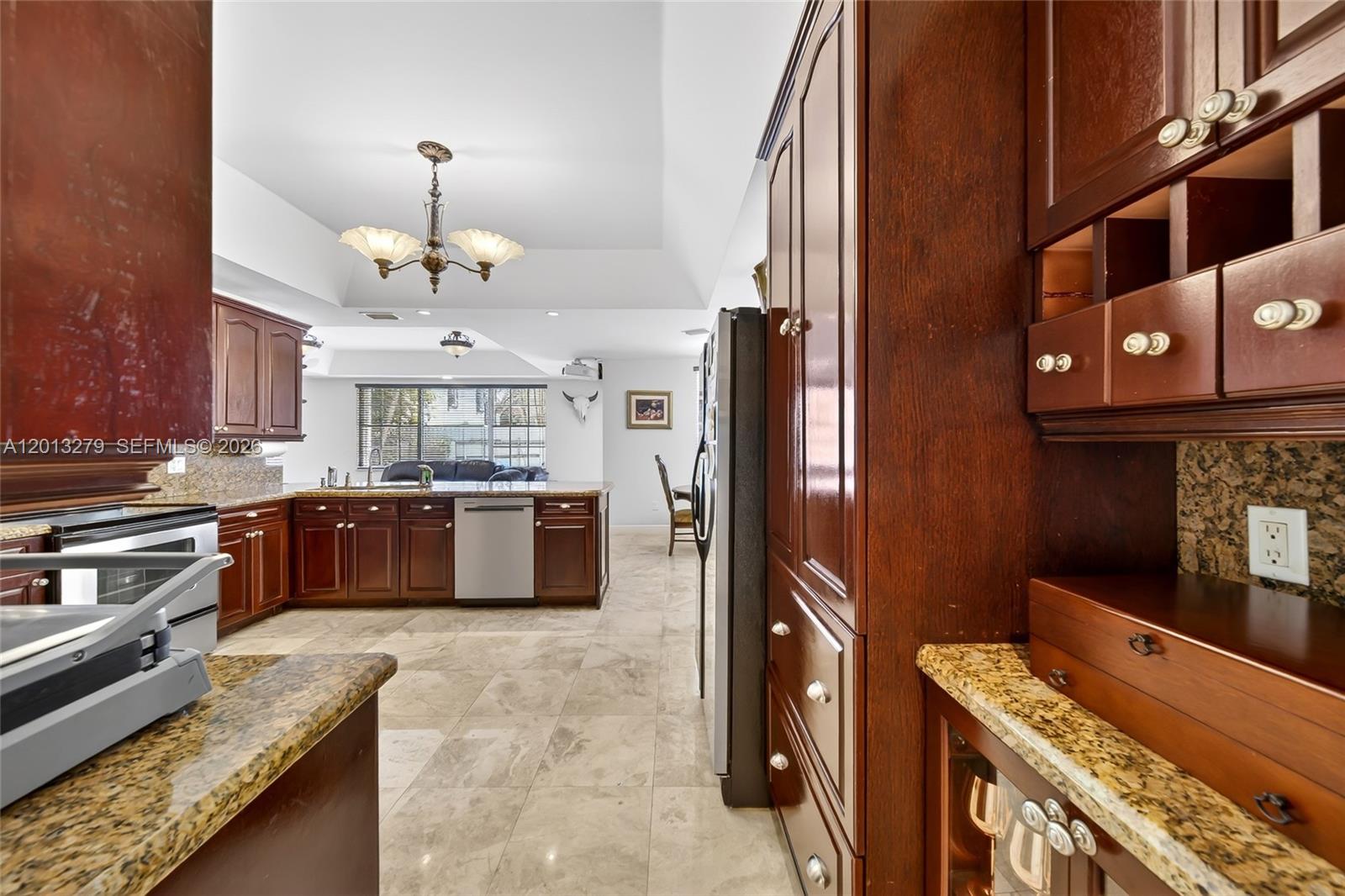 ROYAL LAKES 1ST ADDN - Residential