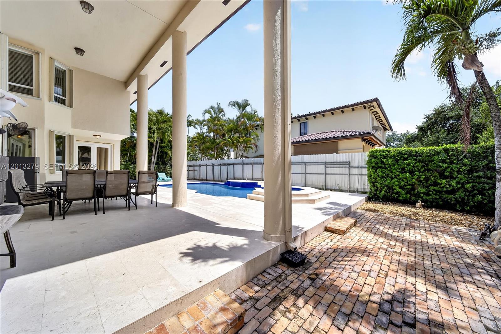 ROYAL LAKES 1ST ADDN - Residential