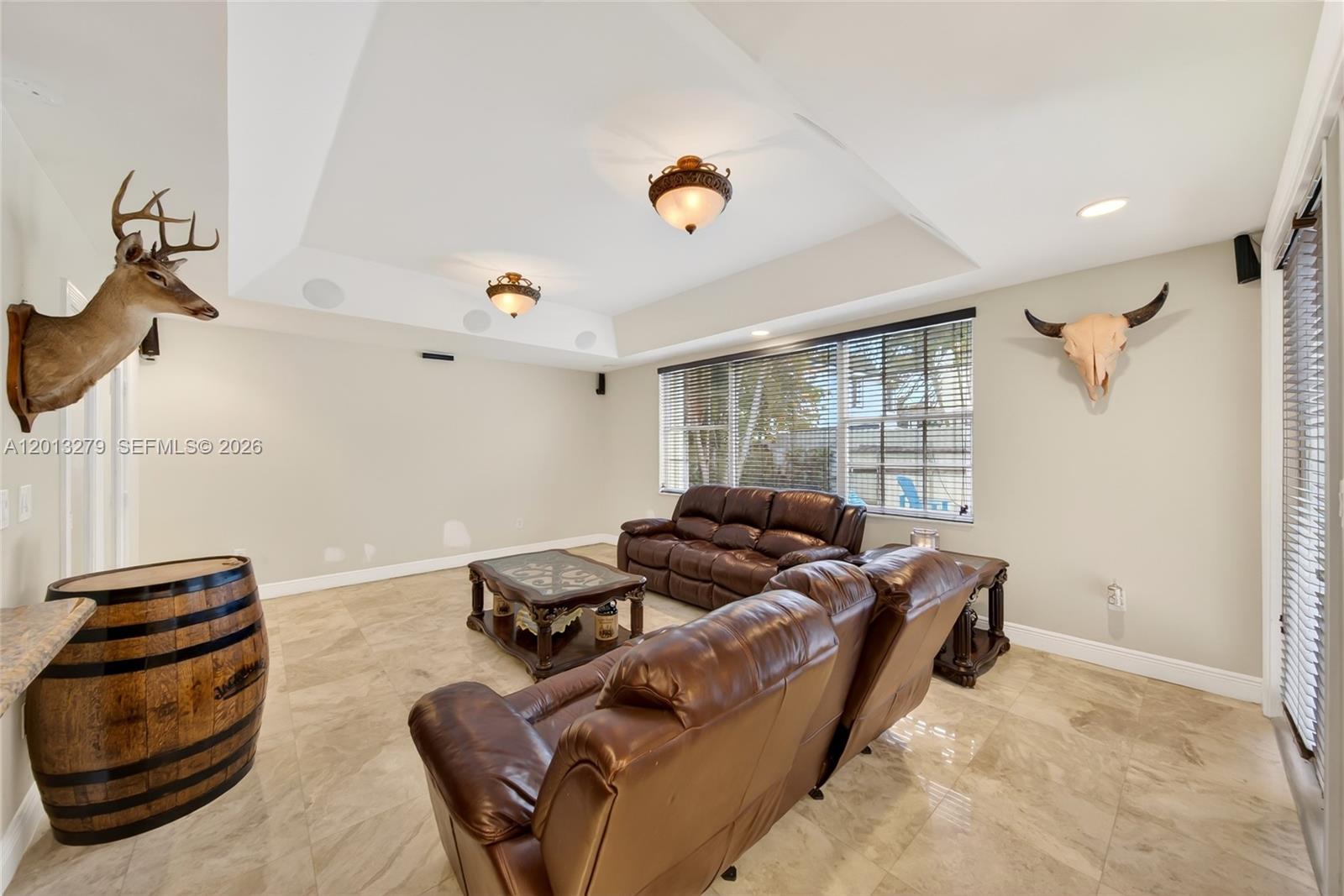 ROYAL LAKES 1ST ADDN - Residential