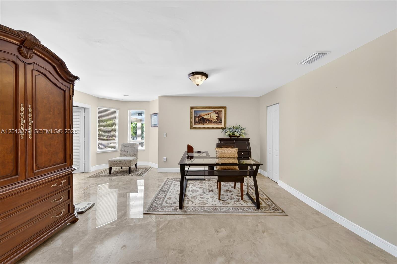 ROYAL LAKES 1ST ADDN - Residential