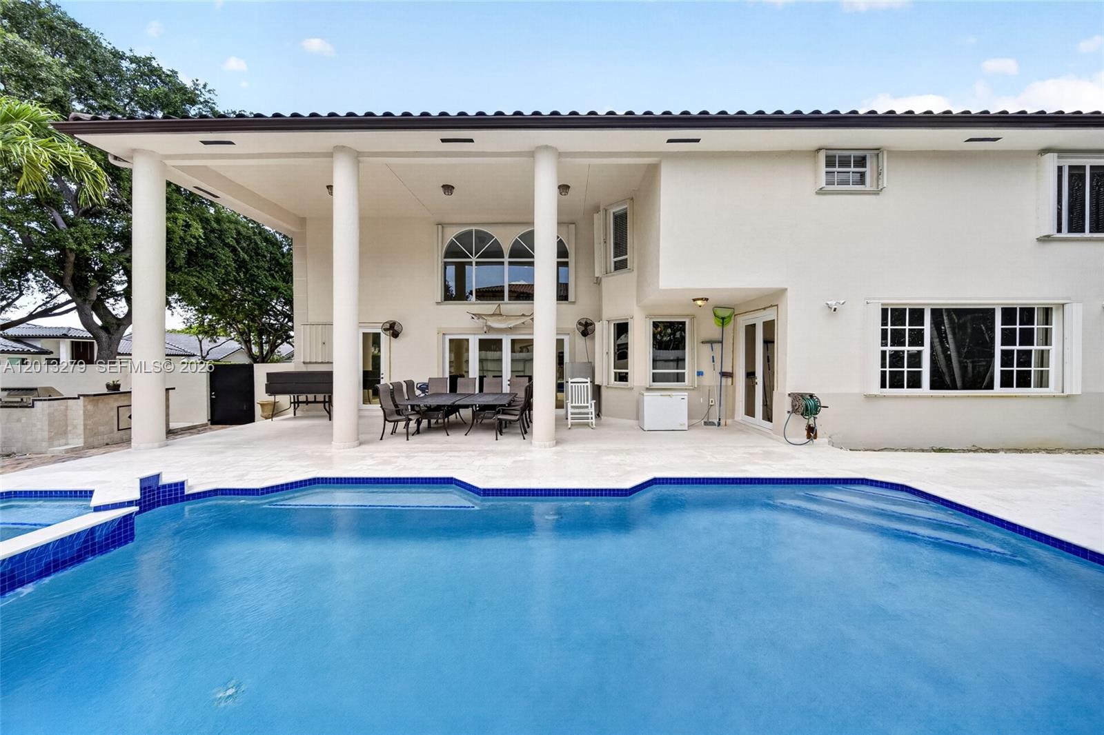 ROYAL LAKES 1ST ADDN - Residential