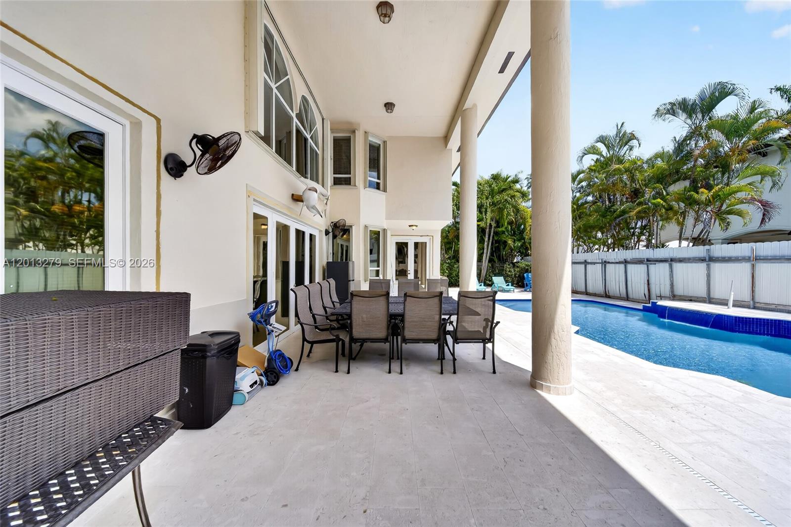 ROYAL LAKES 1ST ADDN - Residential
