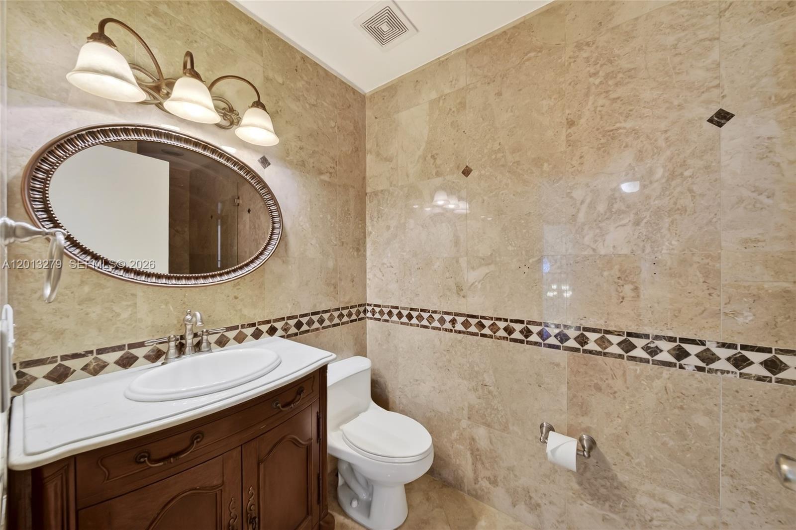 ROYAL LAKES 1ST ADDN - Residential