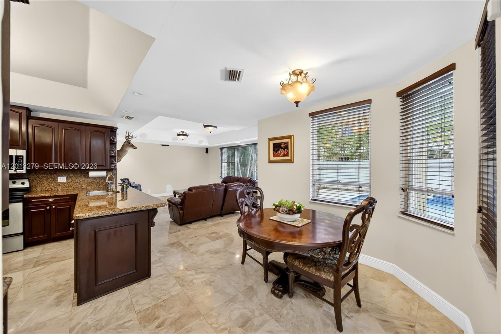 ROYAL LAKES 1ST ADDN - Residential