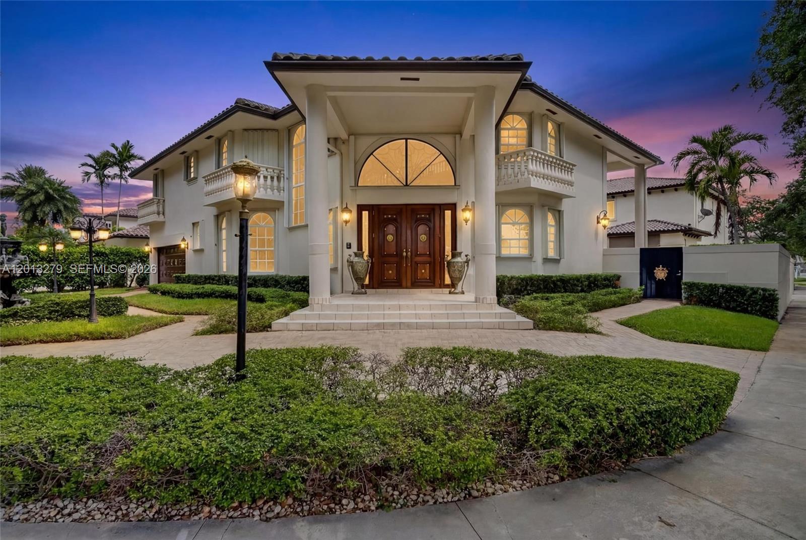ROYAL LAKES 1ST ADDN - Residential