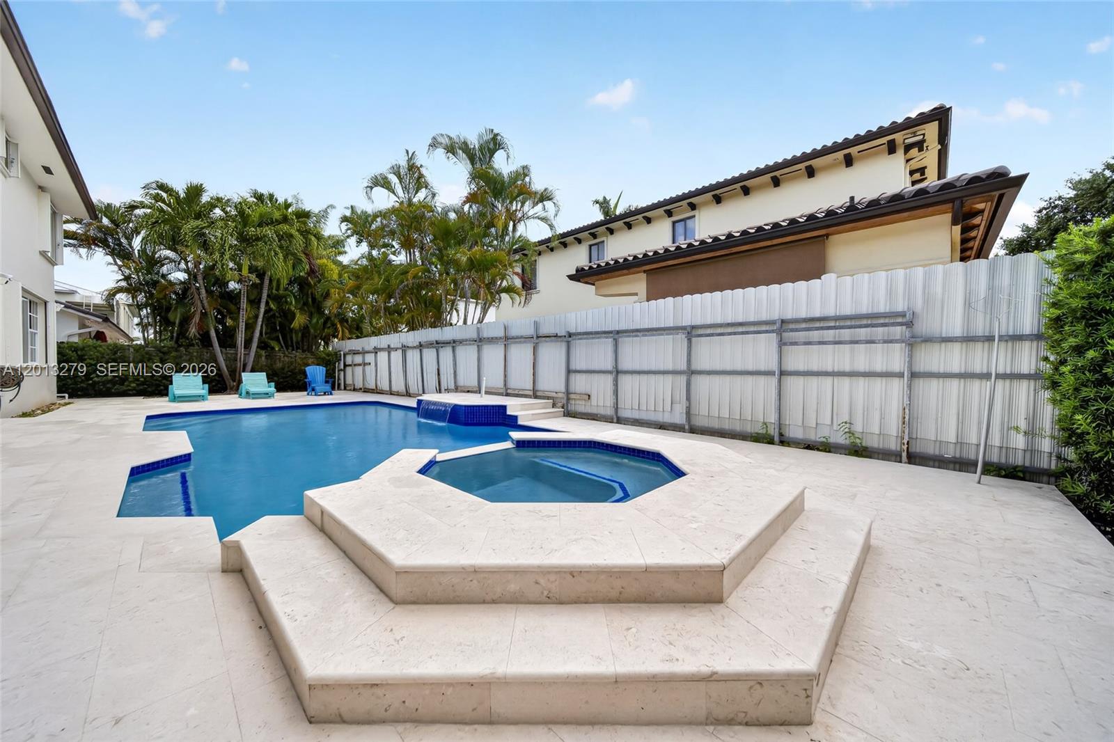 ROYAL LAKES 1ST ADDN - Residential