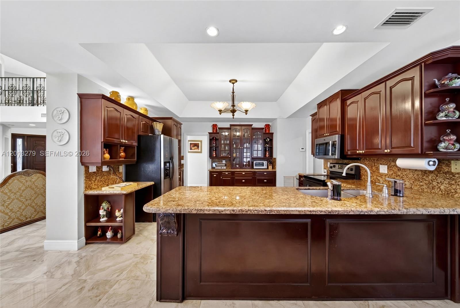 ROYAL LAKES 1ST ADDN - Residential