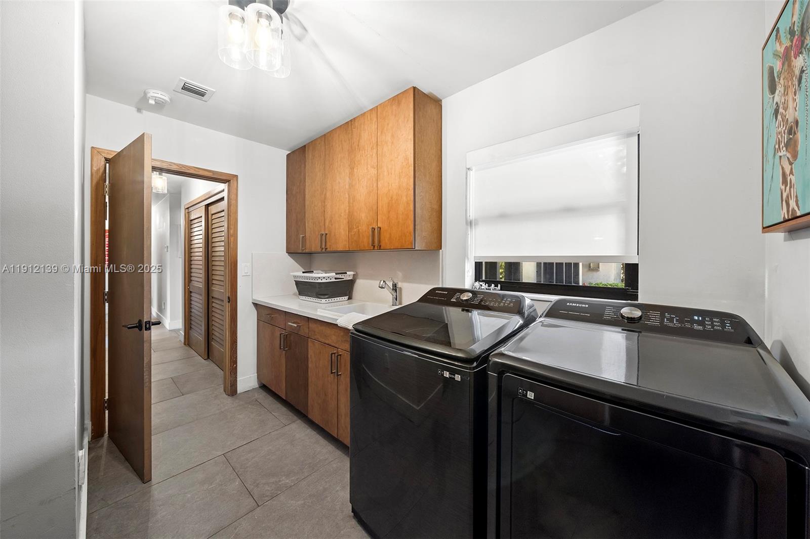 GOLDEN ISLES - Residential Lease