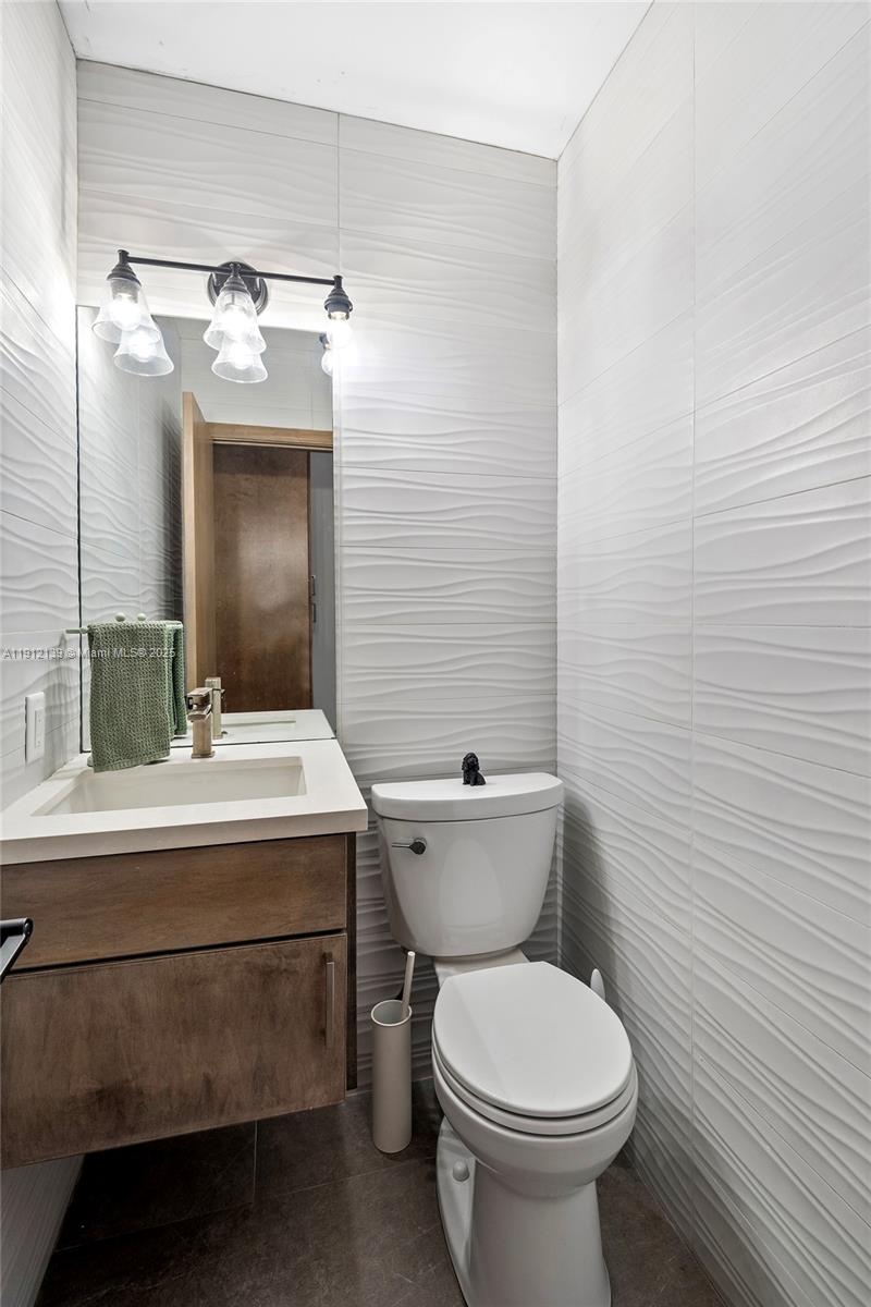 GOLDEN ISLES - Residential Lease