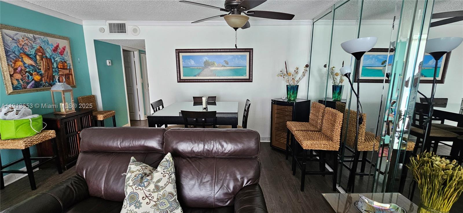 HALLMARK OF HOLLYWOOD CON - Residential