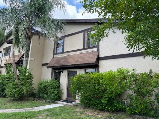 In the highly desirable community of Bayberry Lakes this nice corner townhouse with 3 bedrooms, 2 full bathrooms, vaulted ceilings, 1st floor bedroom & full bathroom & a fenced Patio. 2 assigned parking spaces. Amenities include clubhouse, pool, playground and racquetball courts. Low HOA. Pet Friendly. No rental restrictions! Centrally located close to the Malls, Restaurants, Parks, Hospitals, and major highways.