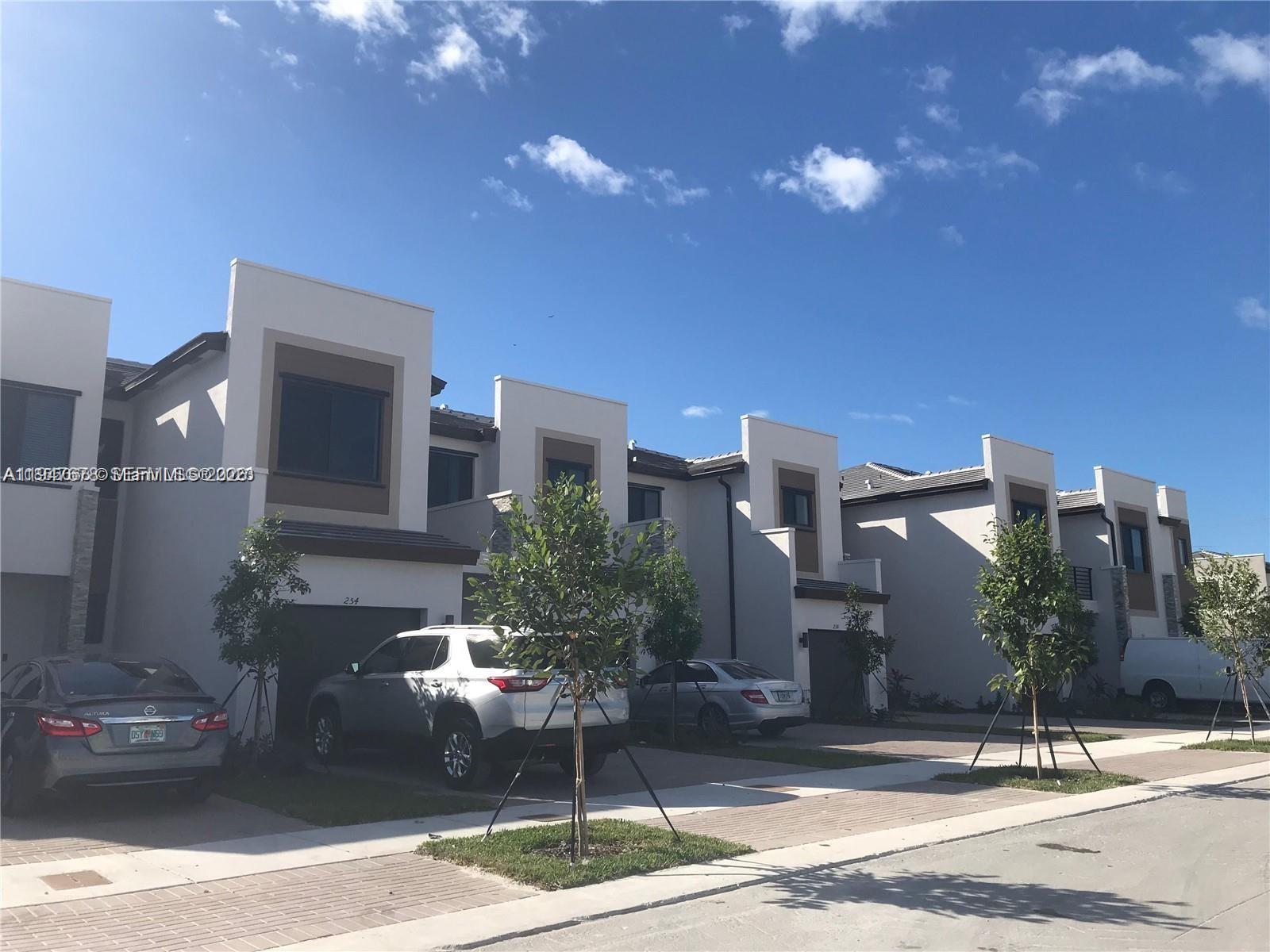 VIA VENTURA NEIGHBORHOOD - Residential