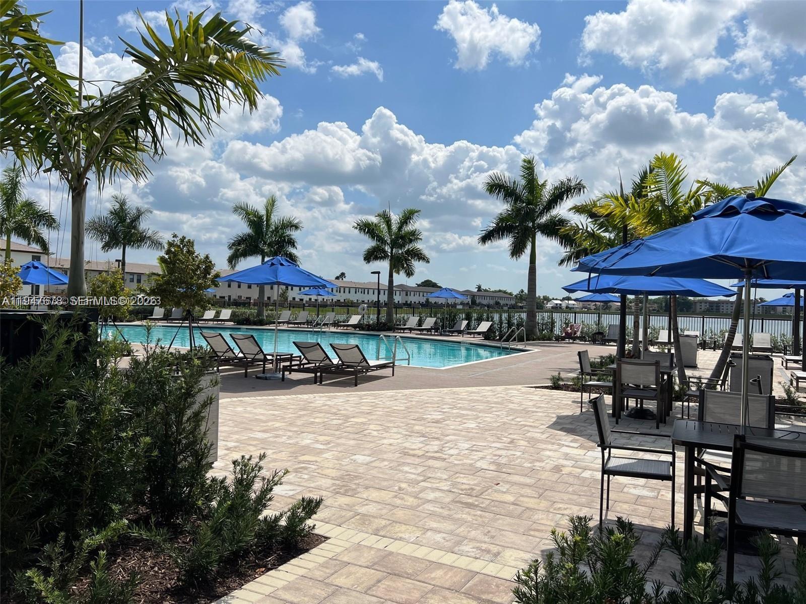 VIA VENTURA NEIGHBORHOOD - Residential