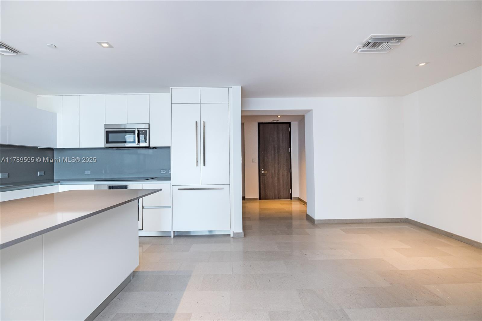 88 SW 7th St 1004