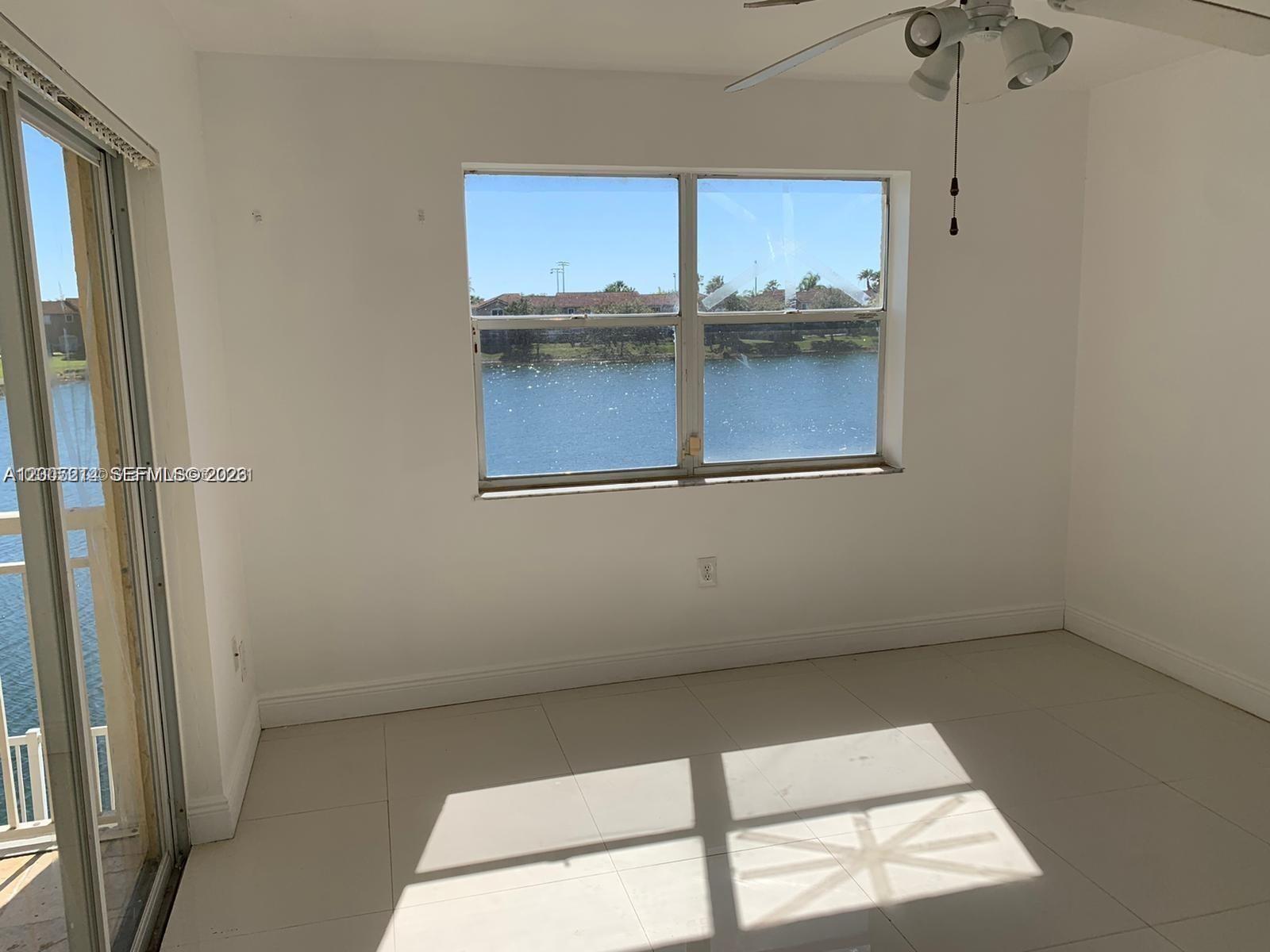 LE CLUB AT OLD CUTLER CON - Residential Lease