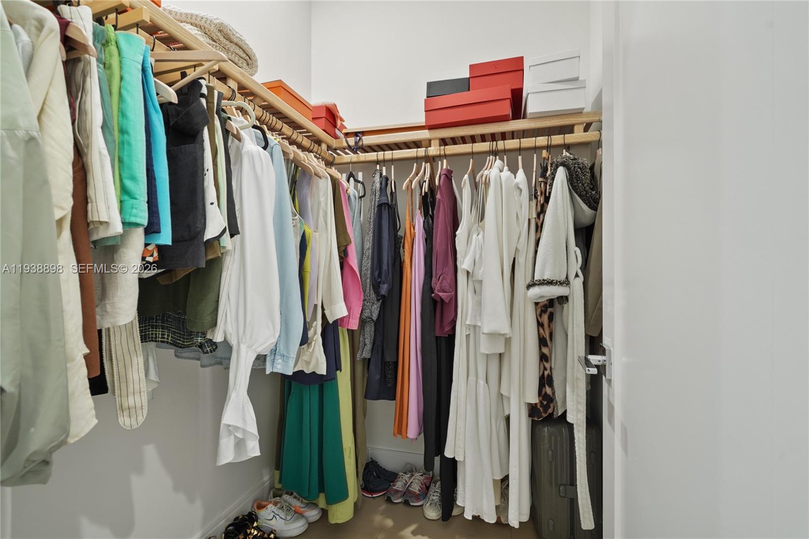 DOWNTOWN DORAL SOUTH PHAS - Residential