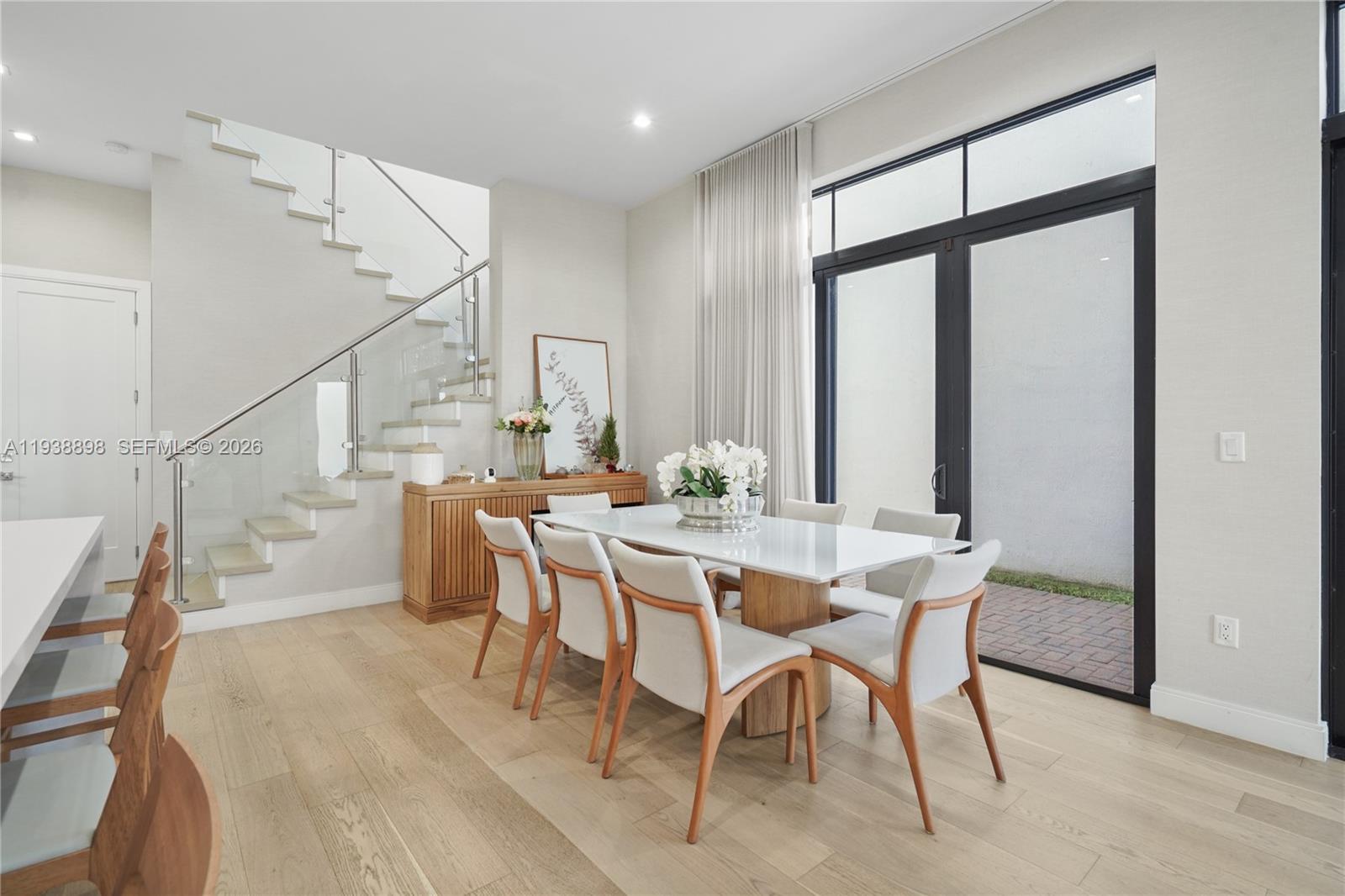 DOWNTOWN DORAL SOUTH PHAS - Residential