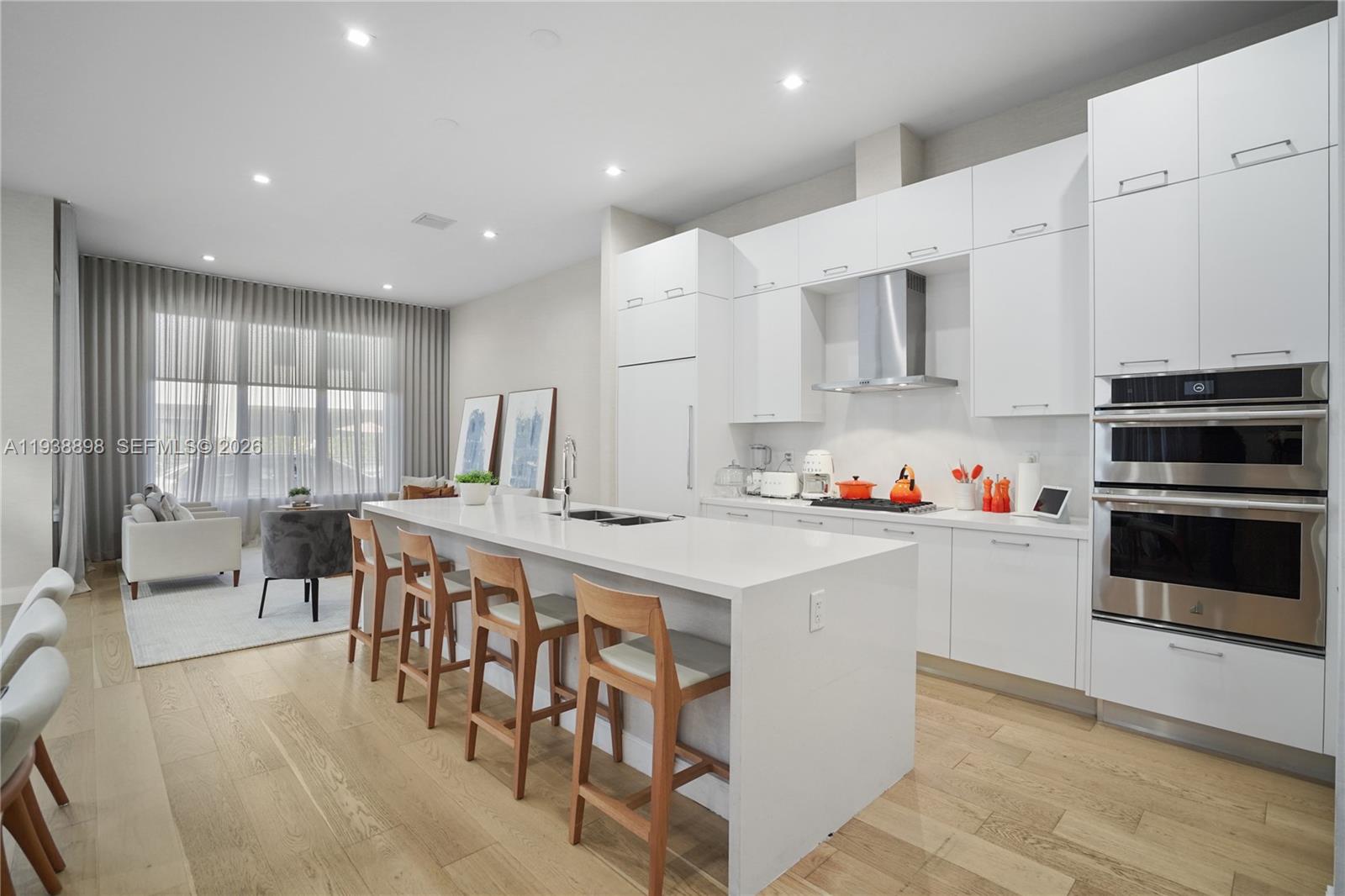 DOWNTOWN DORAL SOUTH PHAS - Residential