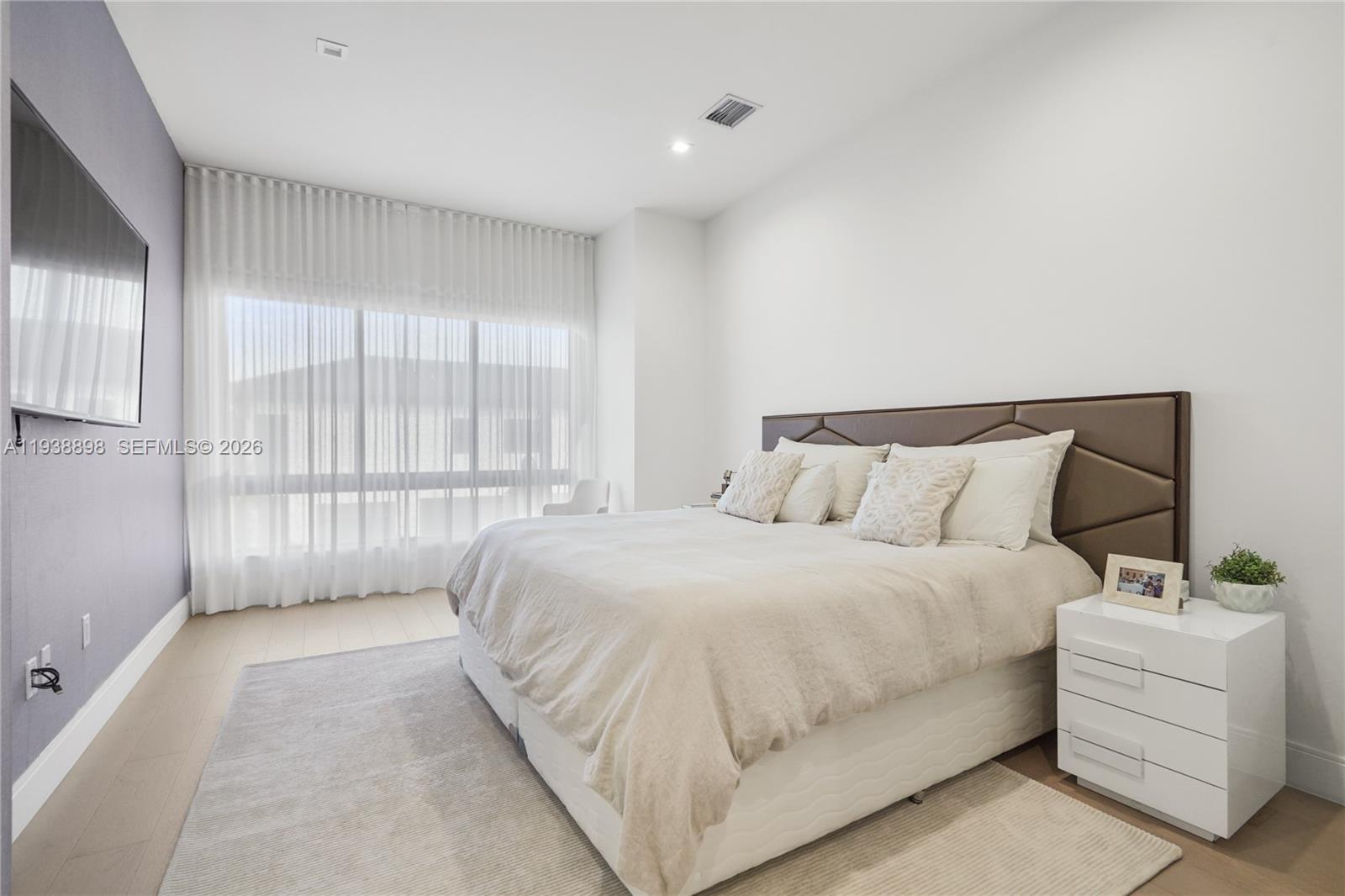 DOWNTOWN DORAL SOUTH PHAS - Residential