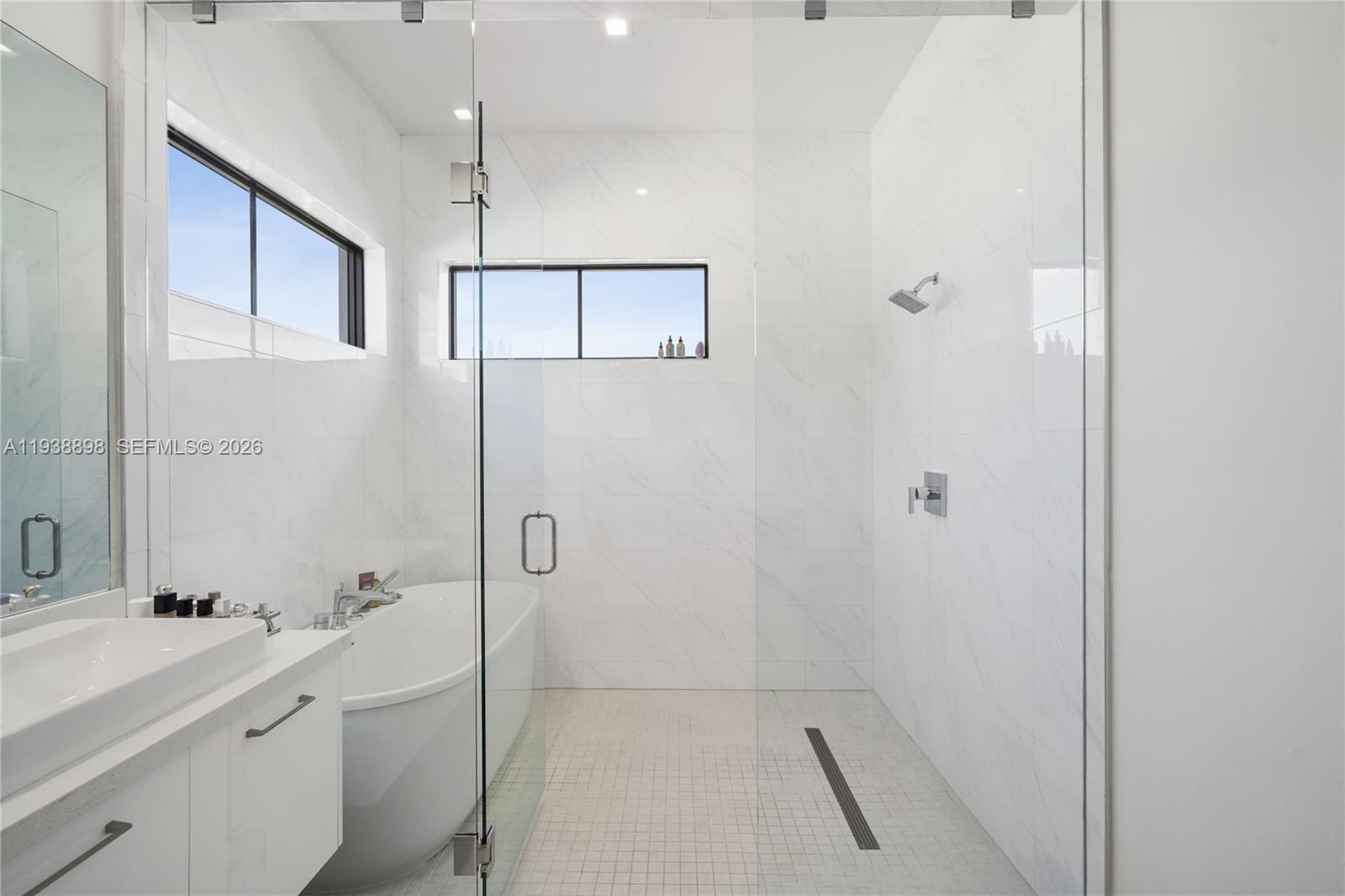 DOWNTOWN DORAL SOUTH PHAS - Residential