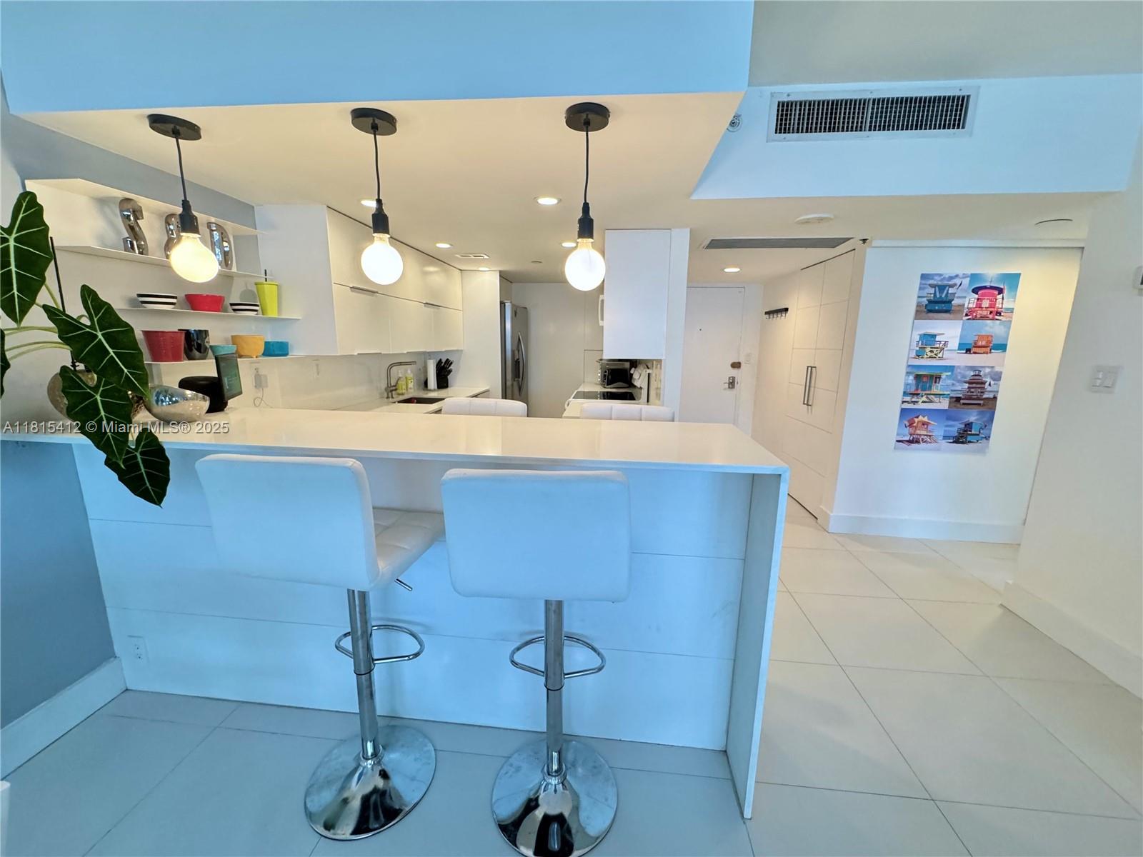 100 Lincoln Rd 1035