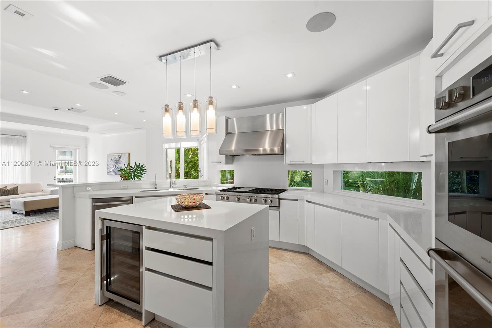 GOLDEN BEACH SEC E - Residential