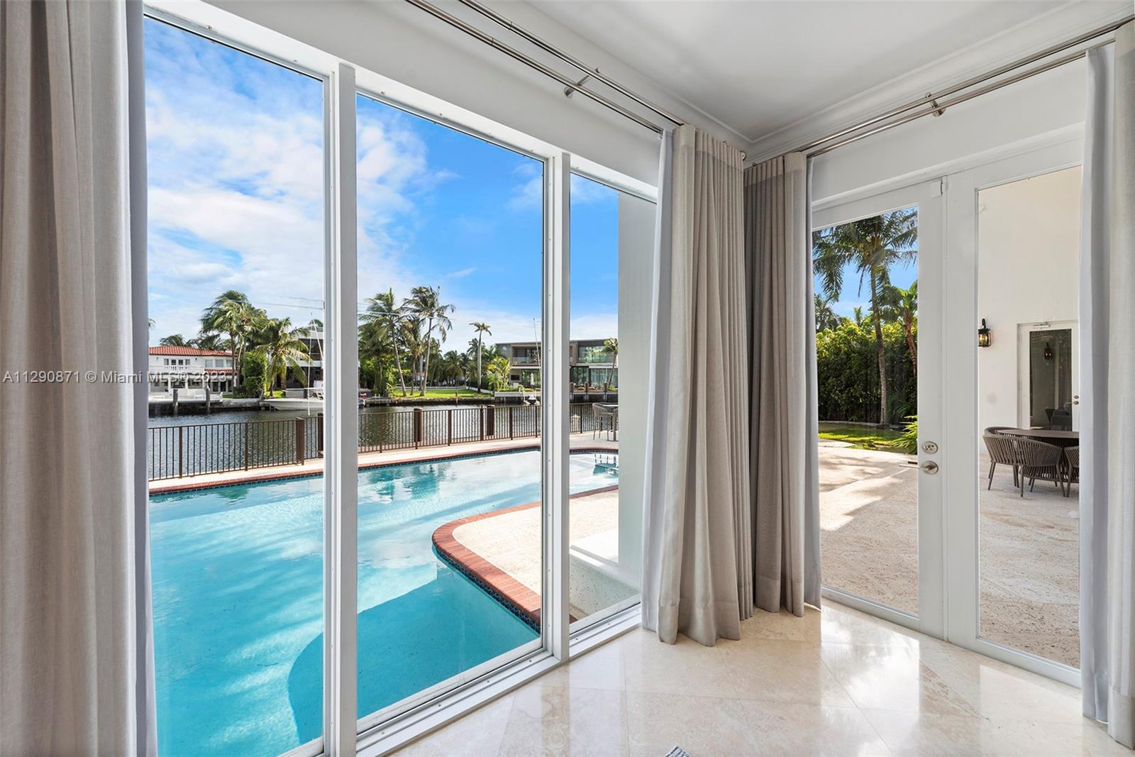 GOLDEN BEACH SEC E - Residential