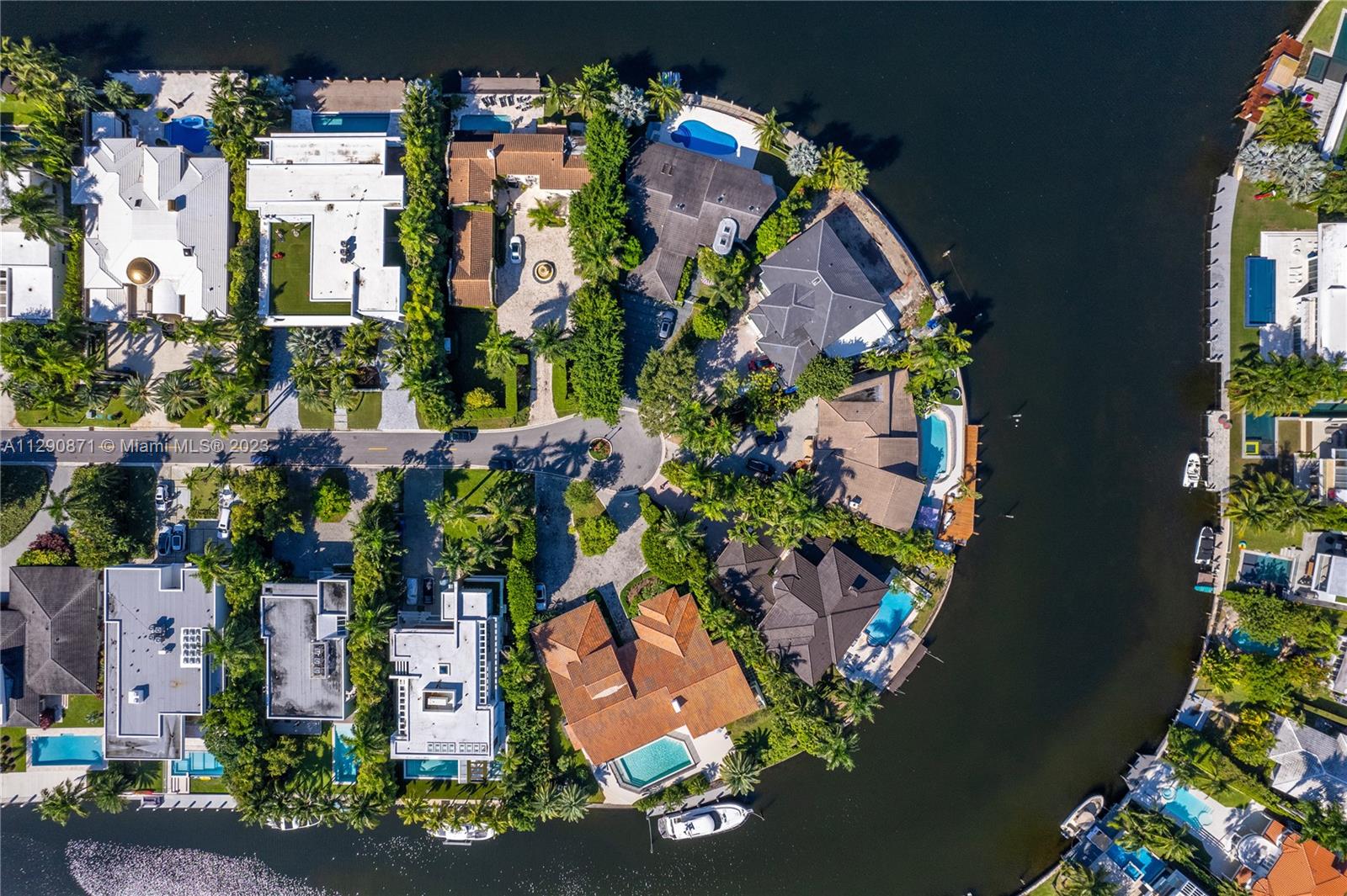 GOLDEN BEACH SEC E - Residential