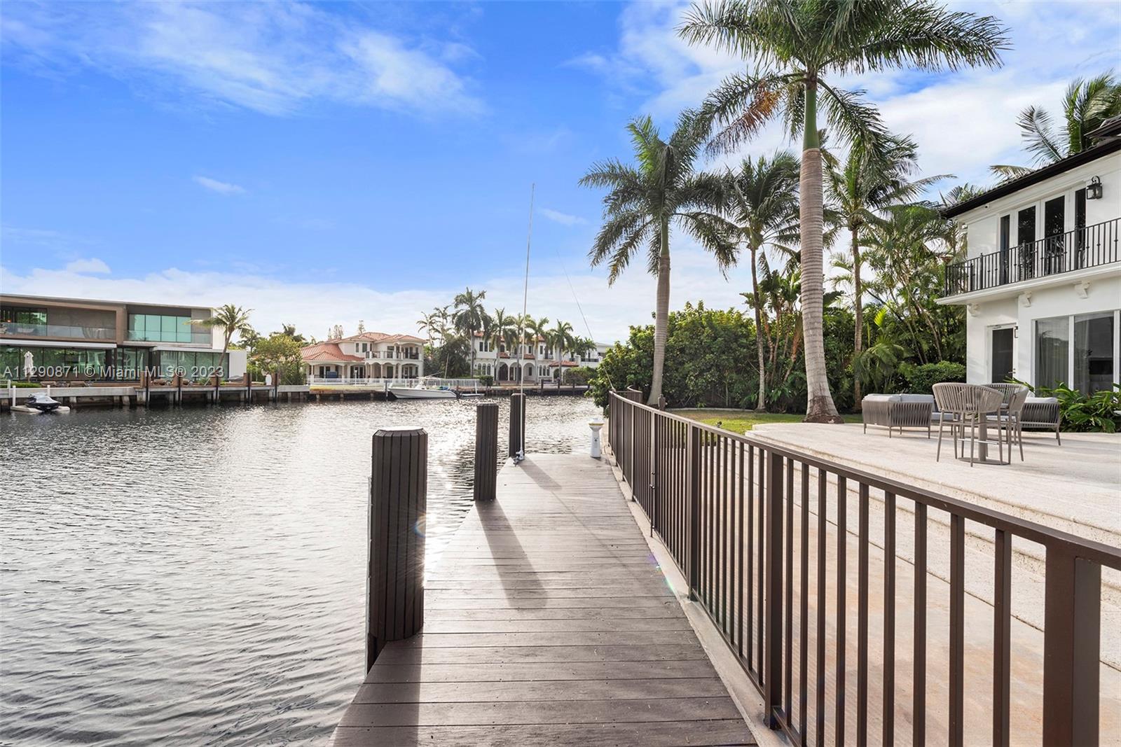 GOLDEN BEACH SEC E - Residential