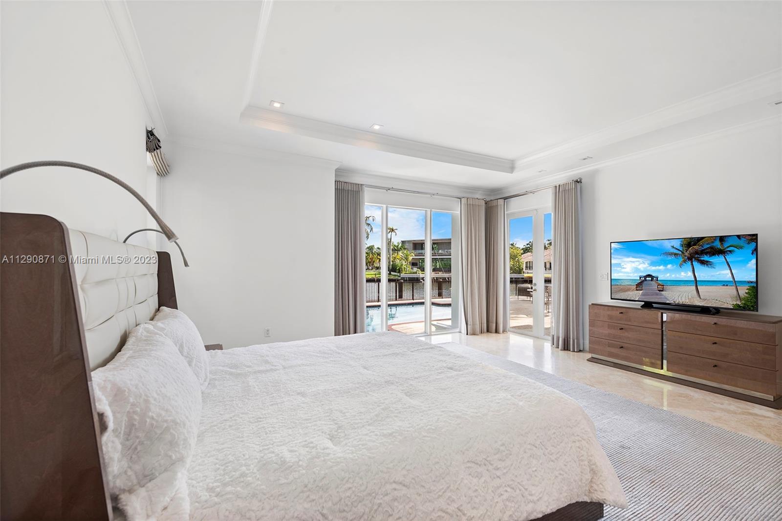 GOLDEN BEACH SEC E - Residential