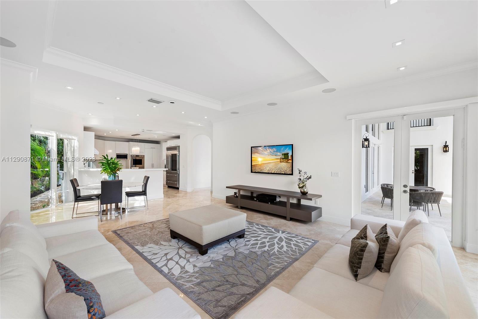 GOLDEN BEACH SEC E - Residential