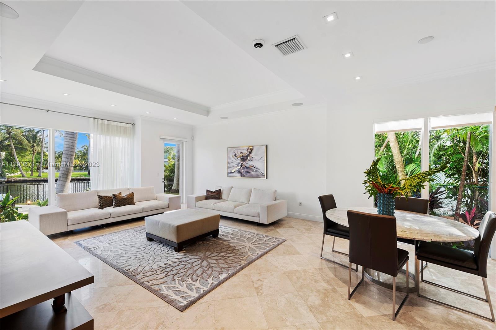 GOLDEN BEACH SEC E - Residential