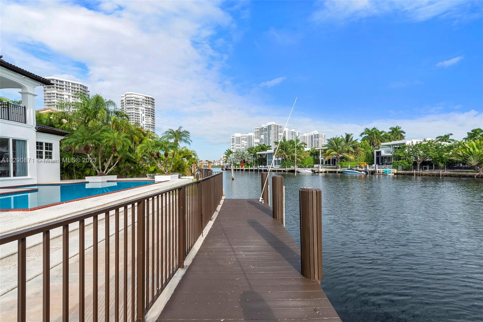 GOLDEN BEACH SEC E - Residential