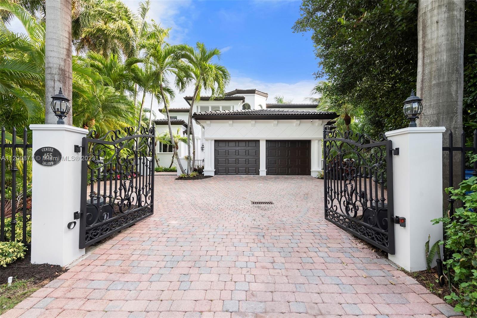 GOLDEN BEACH SEC E - Residential