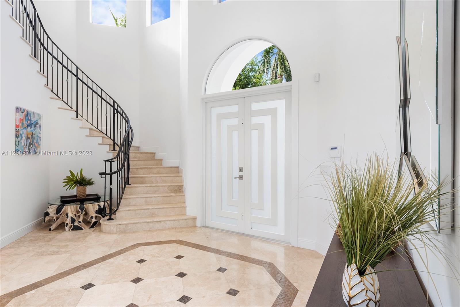 GOLDEN BEACH SEC E - Residential