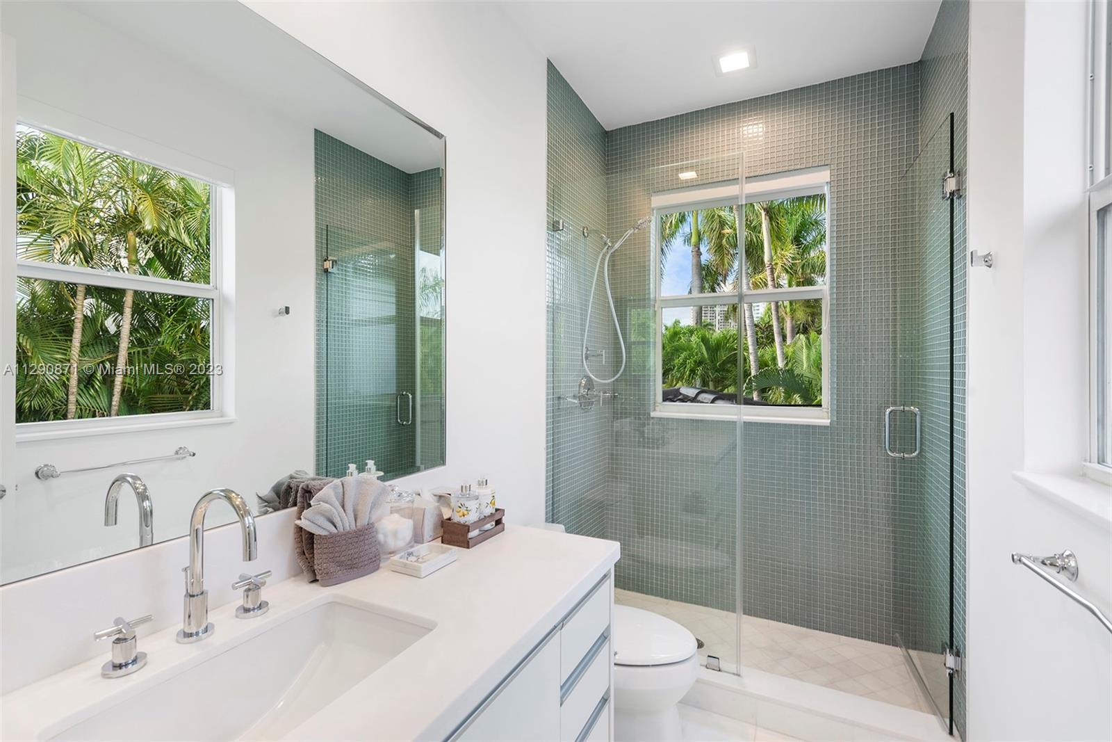 GOLDEN BEACH SEC E - Residential