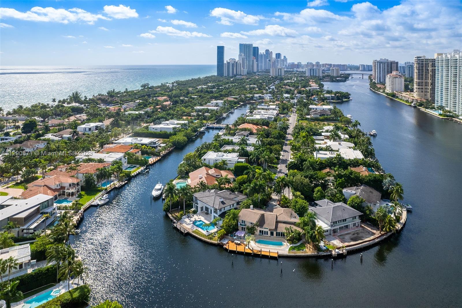 GOLDEN BEACH SEC E - Residential