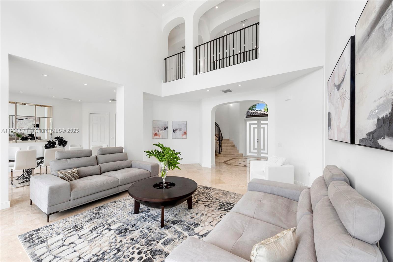 GOLDEN BEACH SEC E - Residential